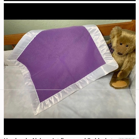 Handmade Aloha print & fleece double sided cuddle blanket. - Picture 4 of 5